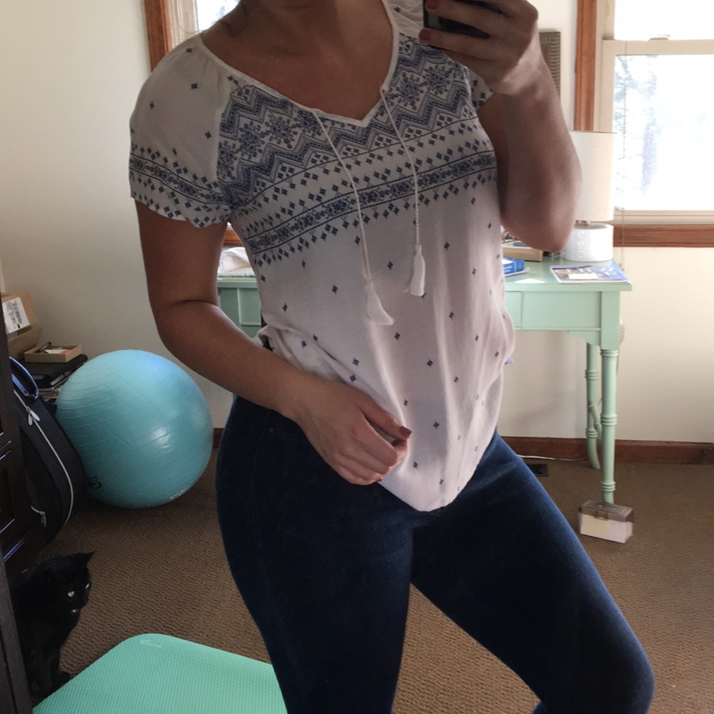 Patterned top - Picture 1 of 1